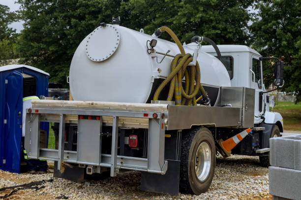 Best Portable restroom trailer rental  in Youngstown, OH